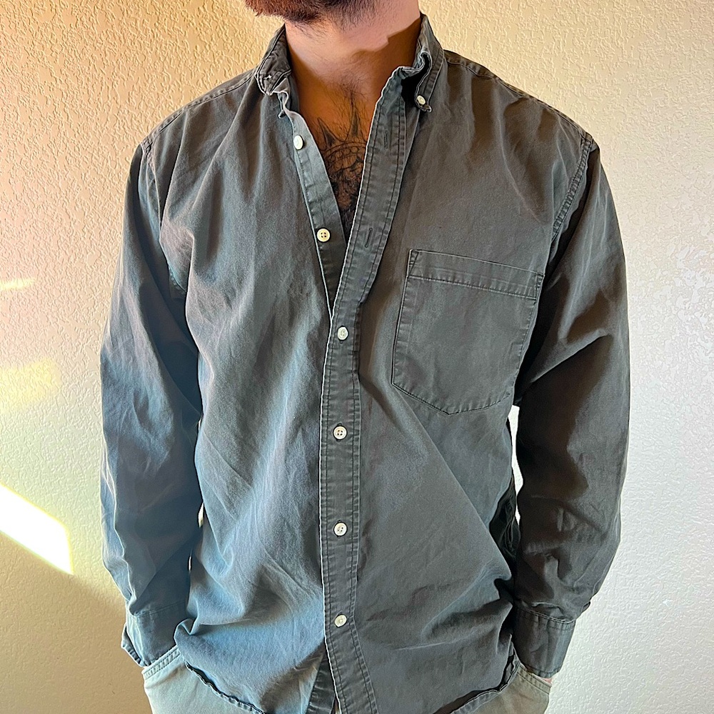 Vintage Eddie Bauer Olive Drab 100% cotton Button Up Pocket Long Sleeve Shirt